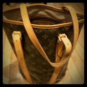 LV bag in excellent condition.